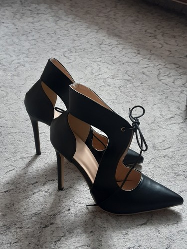 Elegante schwarze pumps mit - elegante,